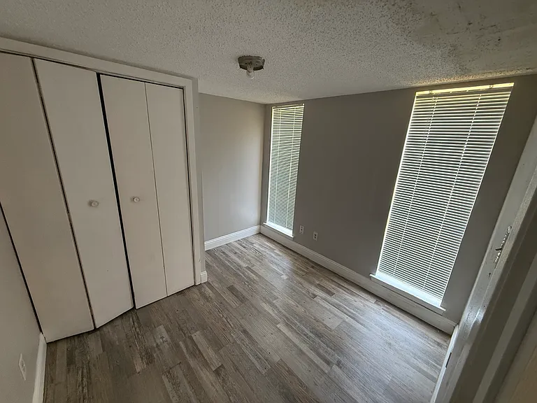 2300 Hollandale Cir #A — Photo 8