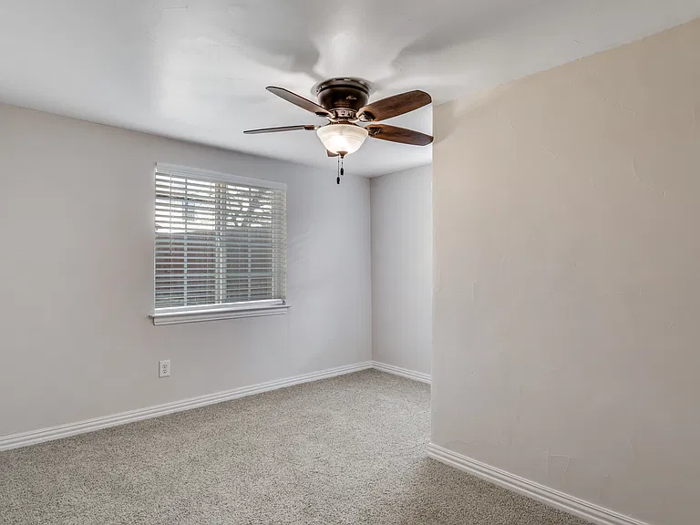 616 Wayne St — Photo 13