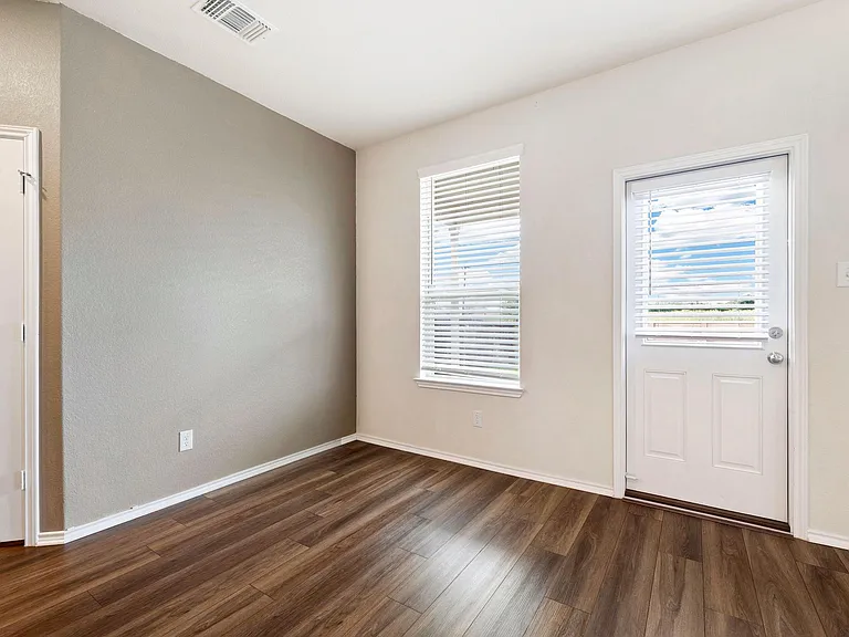 217 Innisfree Rd — Photo 9