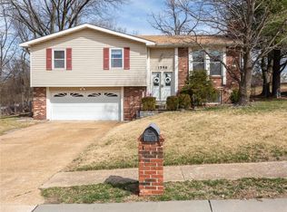 1556 Park Ridge Ln, Arnold, MO 63010