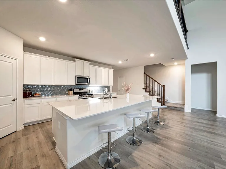 10332 Fall Brook Dr — Photo 5