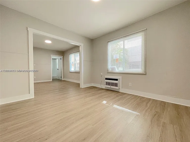 1836 Dewey St #2 — Photo 7