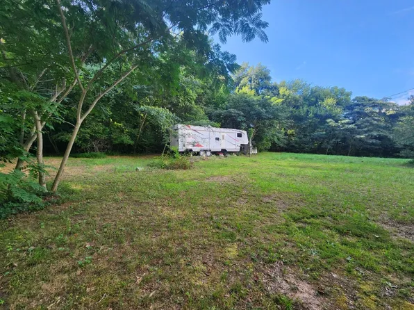 1325 Linden Hwy, Clifton, TN 38425