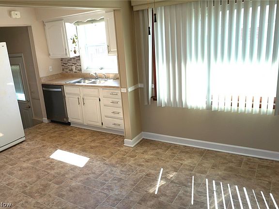 4th image of 5716 Champaign Ave