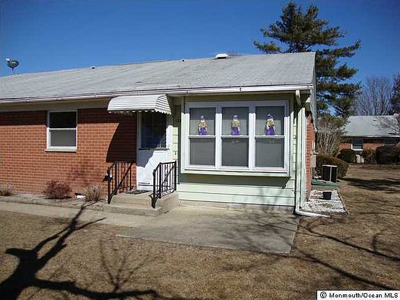 2nd image of 13 Potomac Lane #C