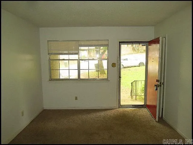 2619 Montreal Dr — Photo 2