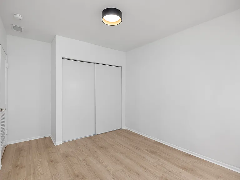 340 Avenue F — Photo 15