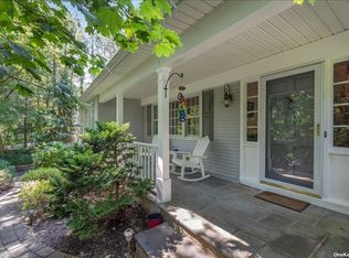 28 Cold Spring Hills Rd, Huntington, NY 11743