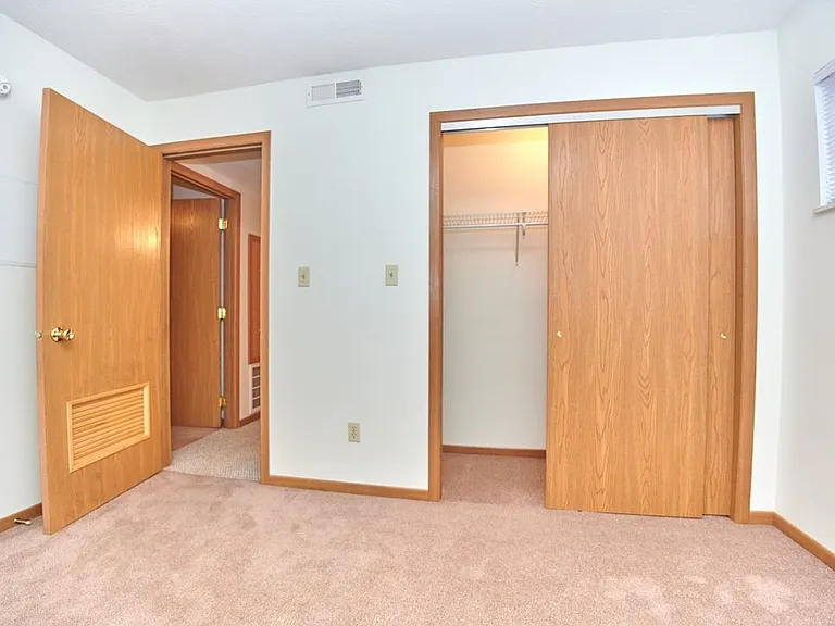 Pineview Apartments — Photo 30