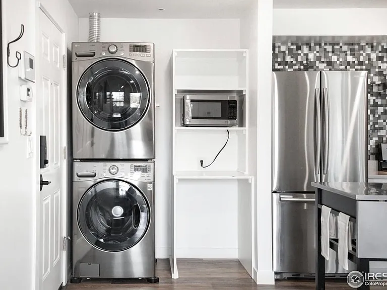 1405 Broadway St #203 — Photo 8