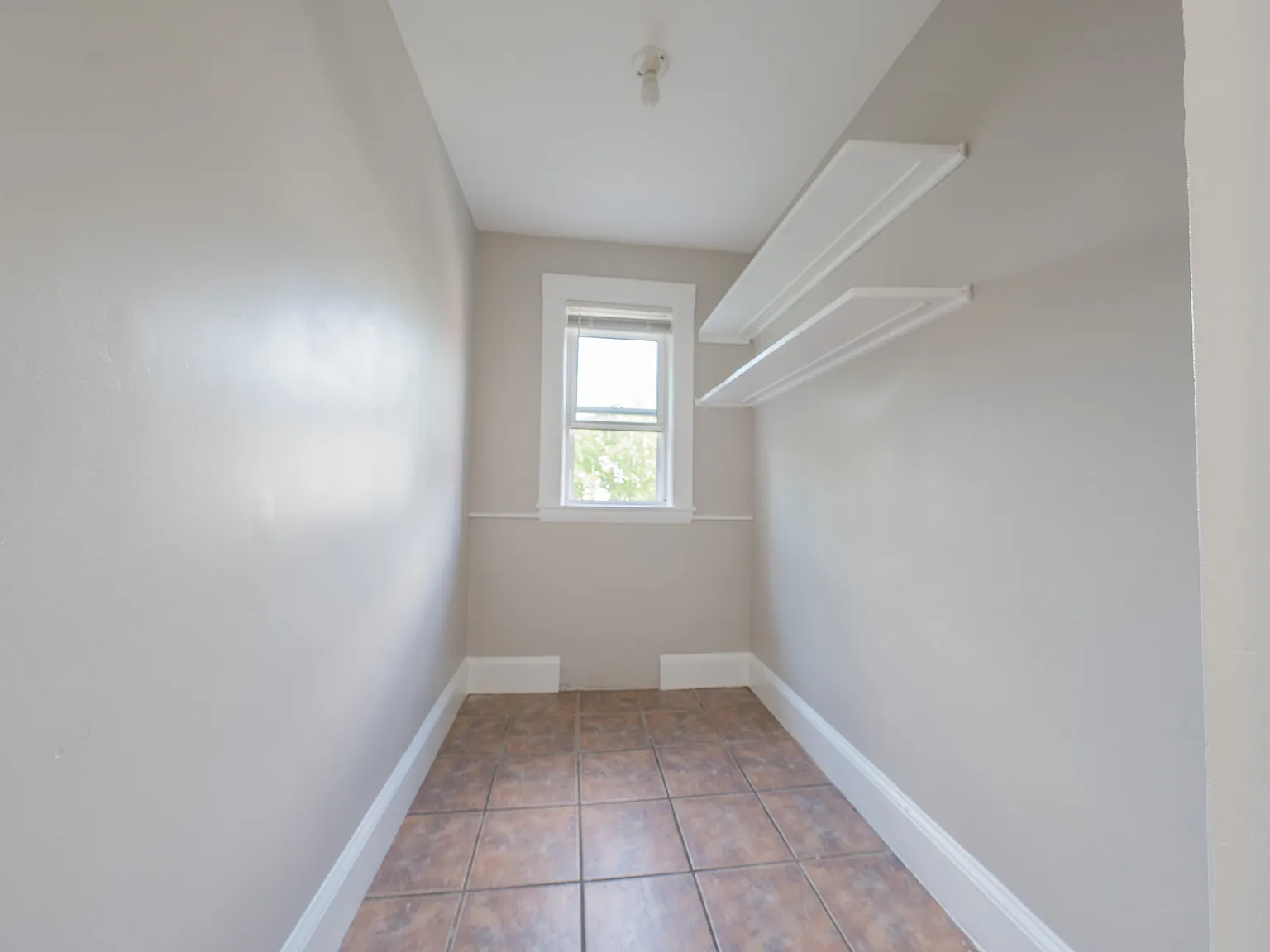 4 bed, $3,300 — Photo 2