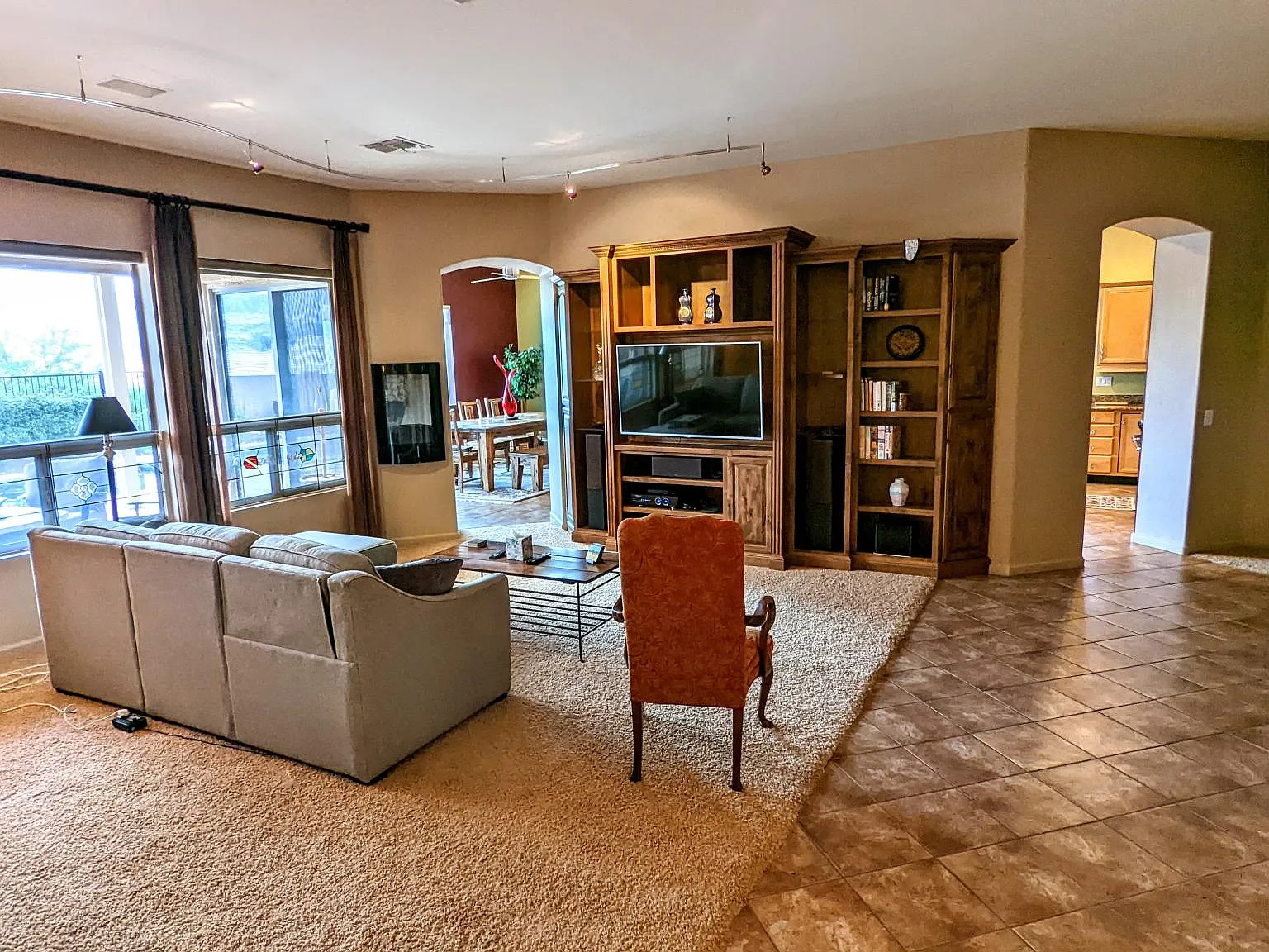 3 bed, 2908 sqft, $2,950 — Photo 4