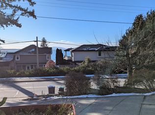 13257 Marine Dr, Surrey, BC V4A1E8