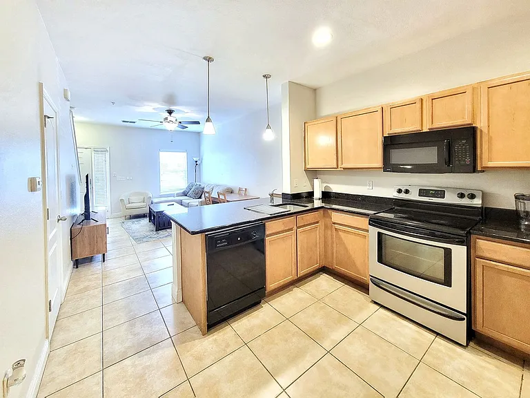 2946 SW 35th Pl #44 — Photo 8