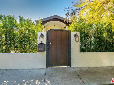 6618 Barton Ave, Los Angeles, CA, 90038