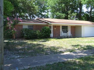 722 E Hollywood Blvd, Mary Esther, FL 32569