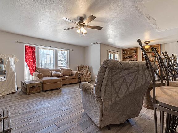 4th image of 903 B St