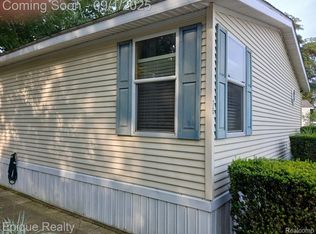 75 Carmell St, Belleville, MI