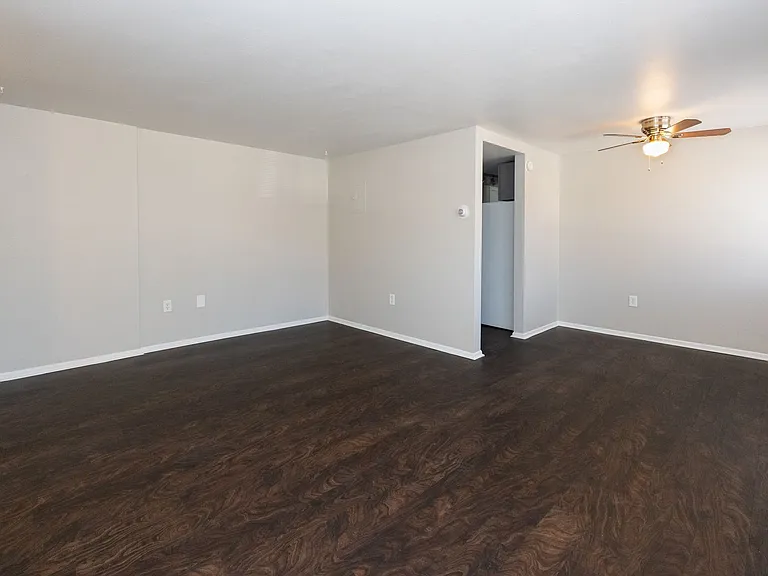 Dexter Street Apartments — Photo 31