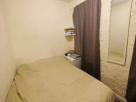 3rd image of 522 E 11th St #14