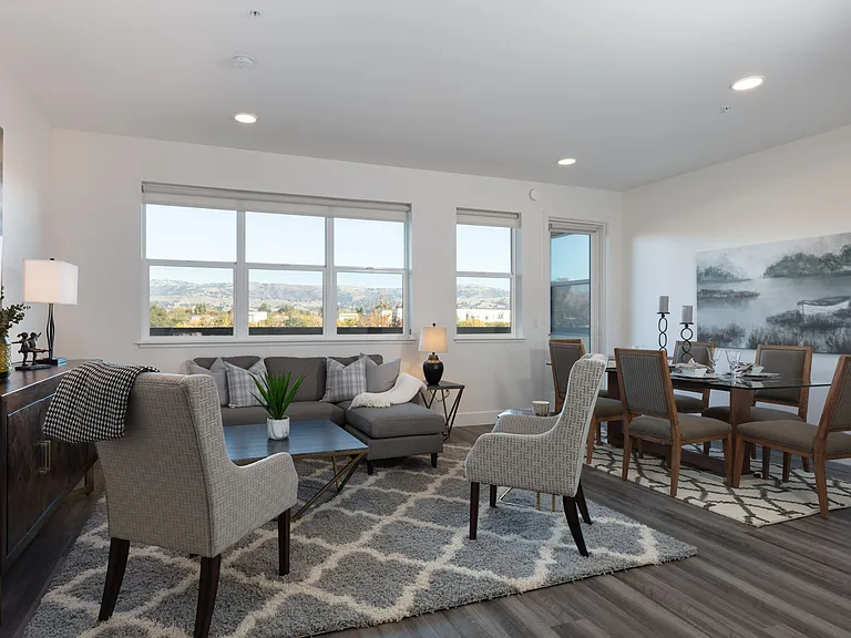 Sunsweet Apartments — Photo 41