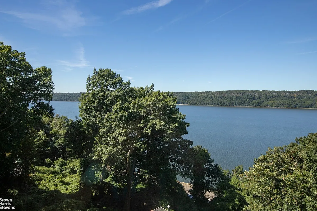 2621 Palisade Ave Unit 1A