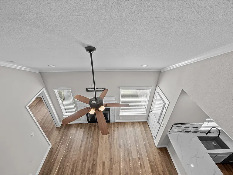 14603 Sanour Dr — Photo 32