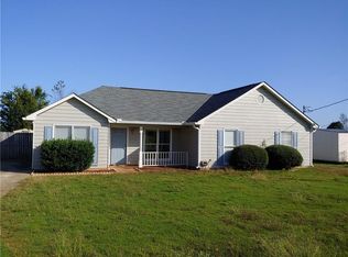 3 Whippoorwill Ln, Fort Mitchell, AL 36856