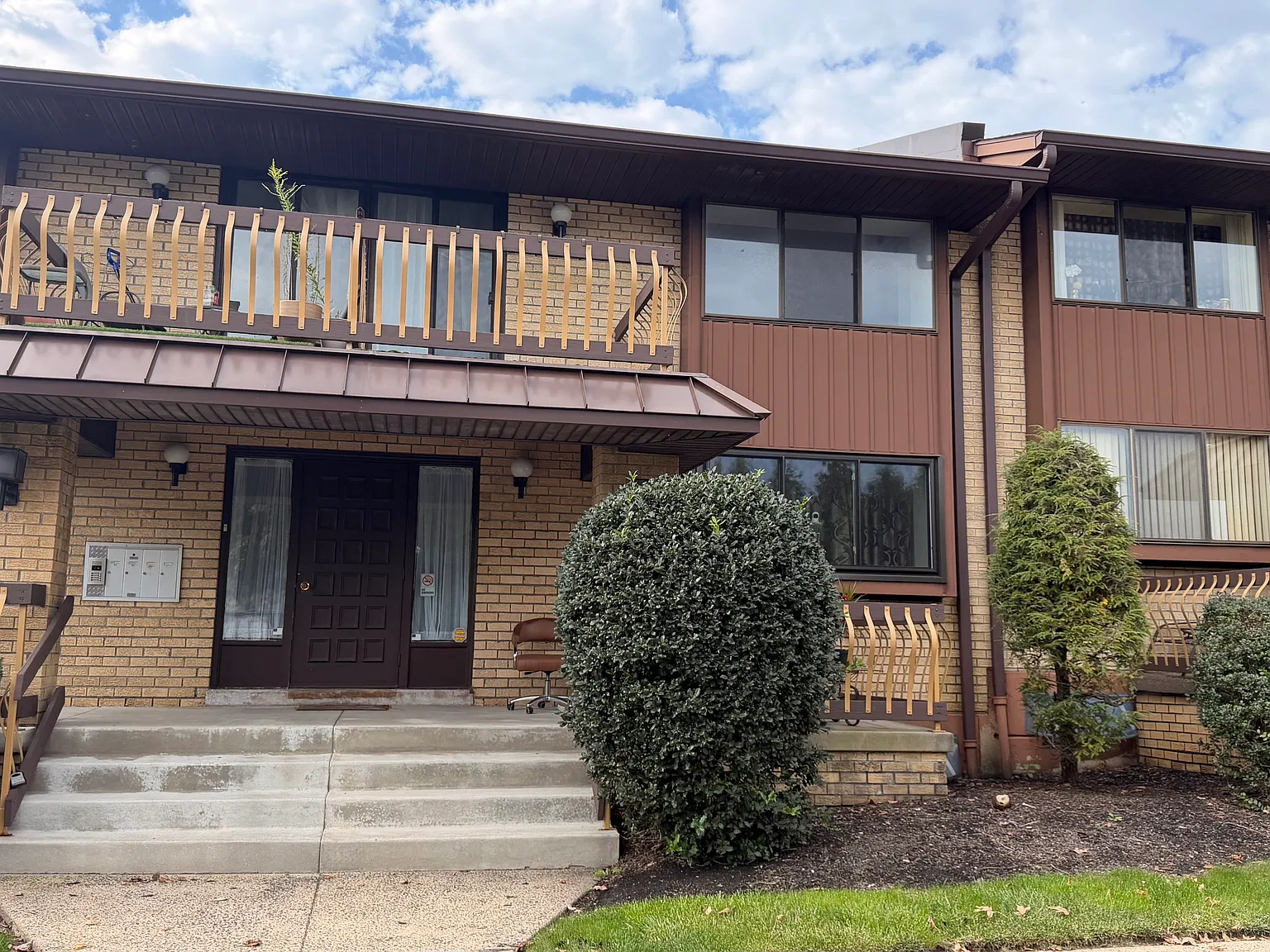 2 bed, 1084 sqft, $1,800 — Photo 2