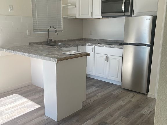 2nd image of 1919-1 E Medina St #2