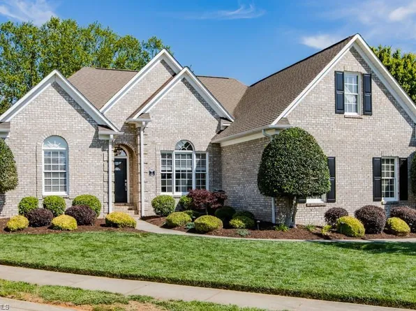 2 Wexford Cir, Thomasville, NC 27360