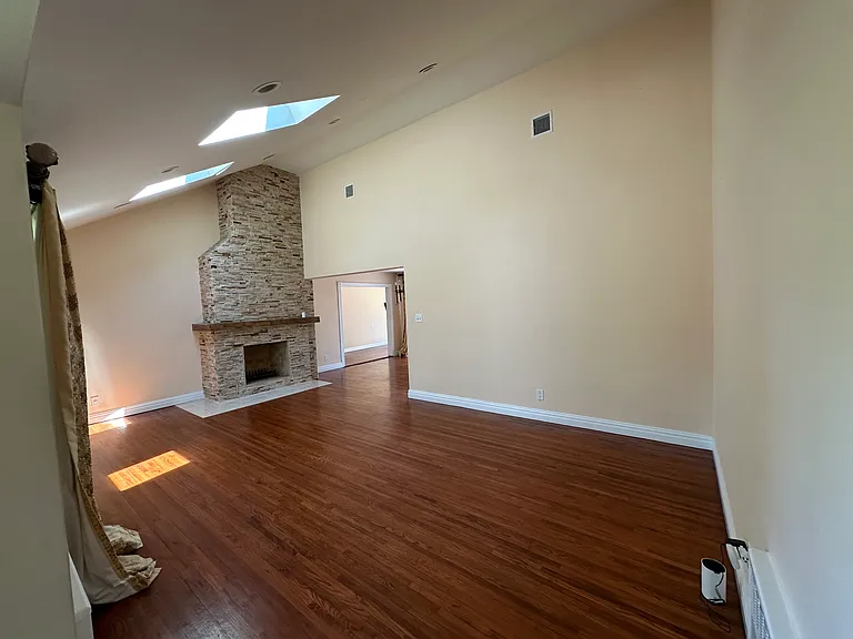 26 Midland Rd — Photo 2