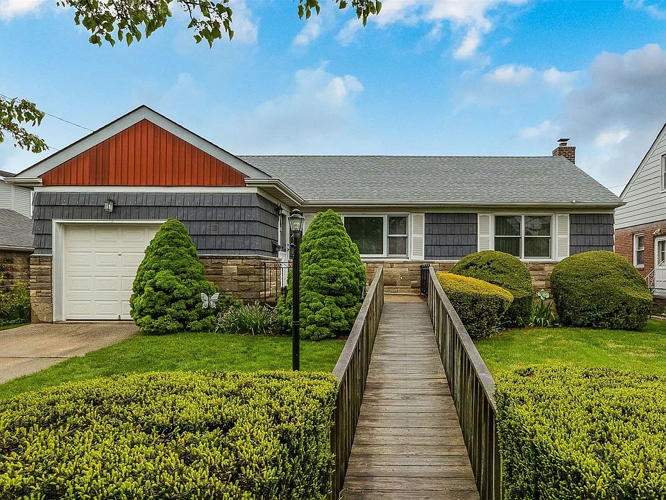 1st image of 3 Evergreen Ave