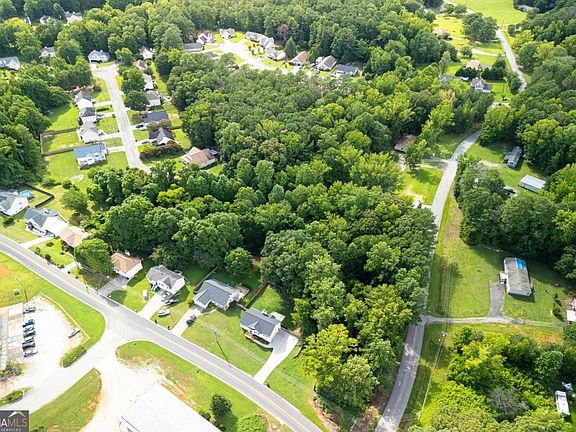 2nd image of 355 Double D Rd
