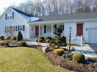 27 Arlen Way, West Hartford, CT 06117