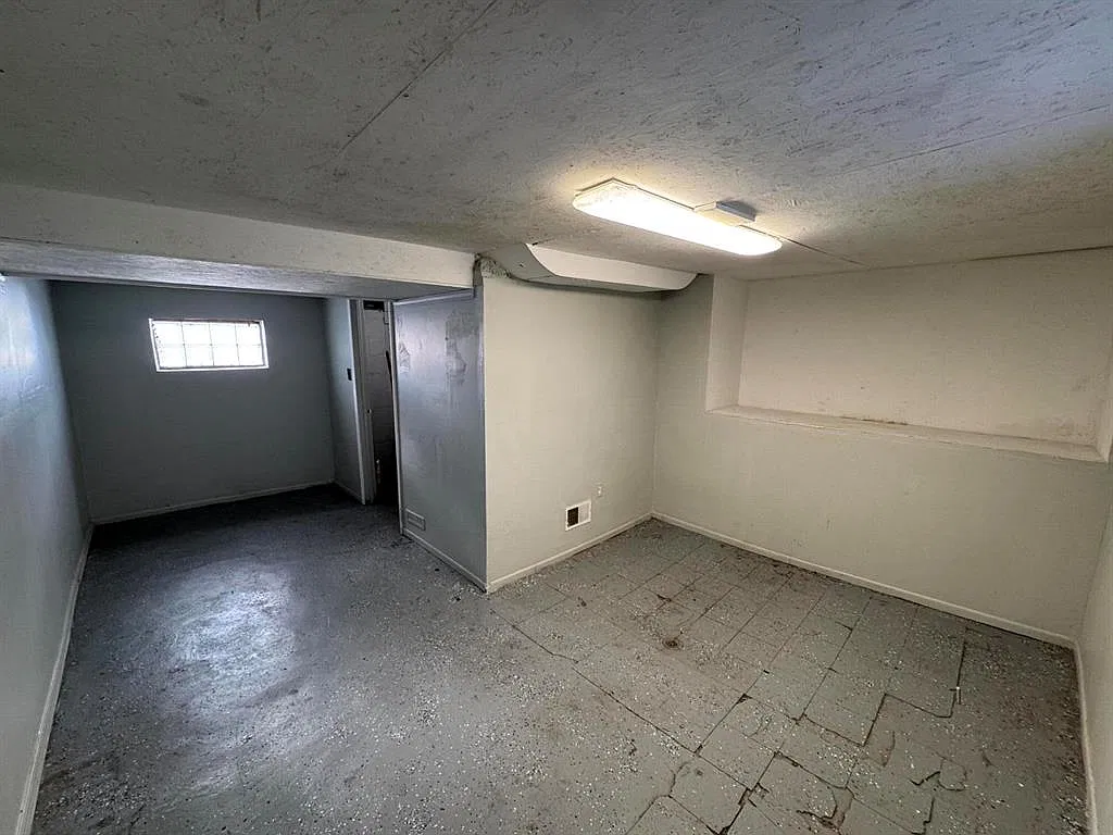 3 bed, 920 sqft, $1,350 — Photo 2
