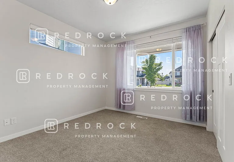 1725 N Meyers Ct — Photo 21