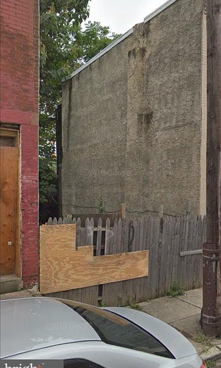 2nd image of 1322 W Rush St