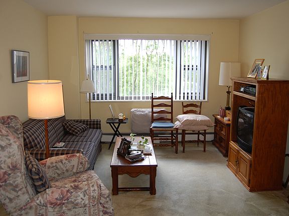 4th image of 505 Central Park Ave APT 725