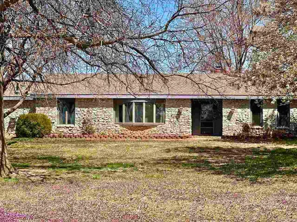 8319 E South Ave, Ponca City, OK 74604