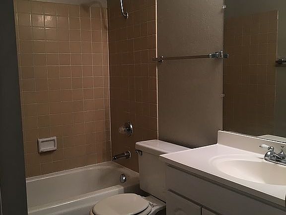 5th image of 874 Calle De Verde