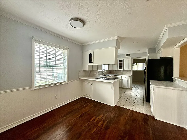 5215 Cheena Dr — Photo 7