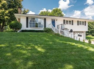 901 Glenwood Dr, Morrison, IL 61270