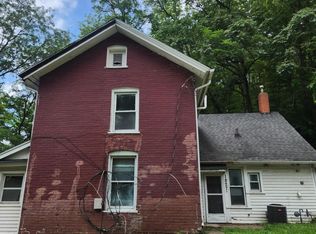 1827 Hershey Ave, Muscatine, IA 52761