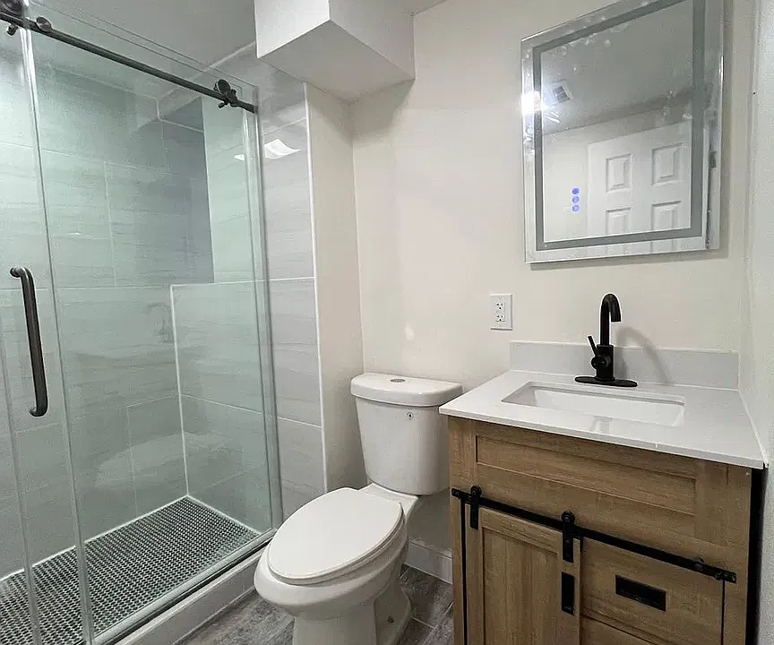 180 E 54th St #1