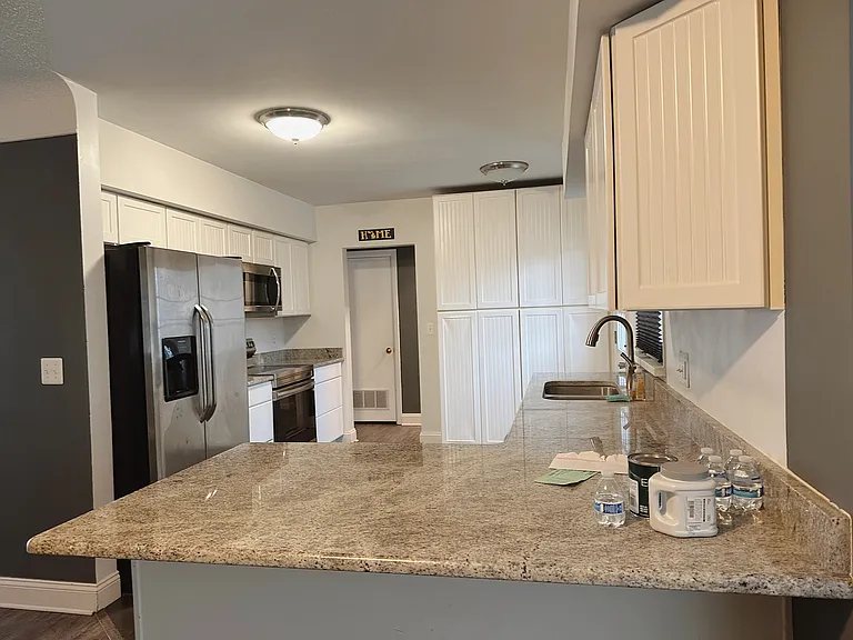 671 E Crest Ln — Photo 9