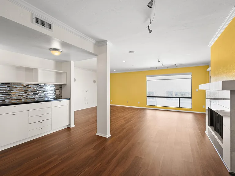 370 Rosecrans St #203 — Photo 27