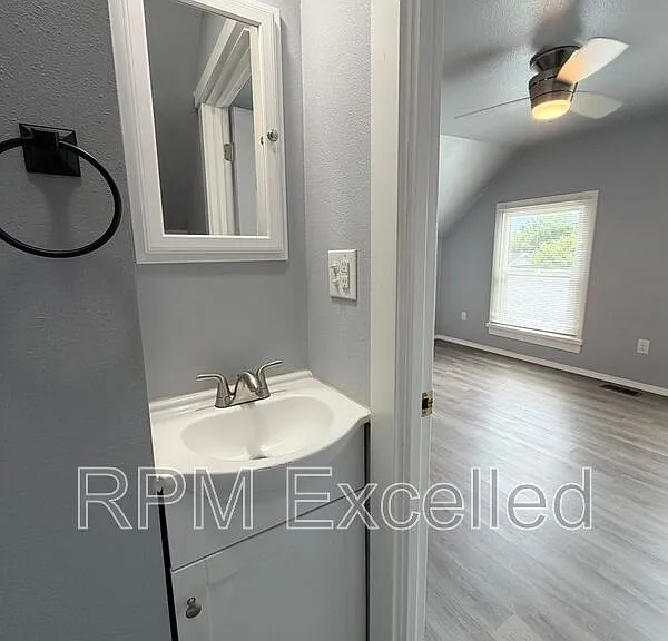 717 W Stewart #C — Photo 15