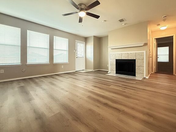4th image of 2237 Midbury Dr
