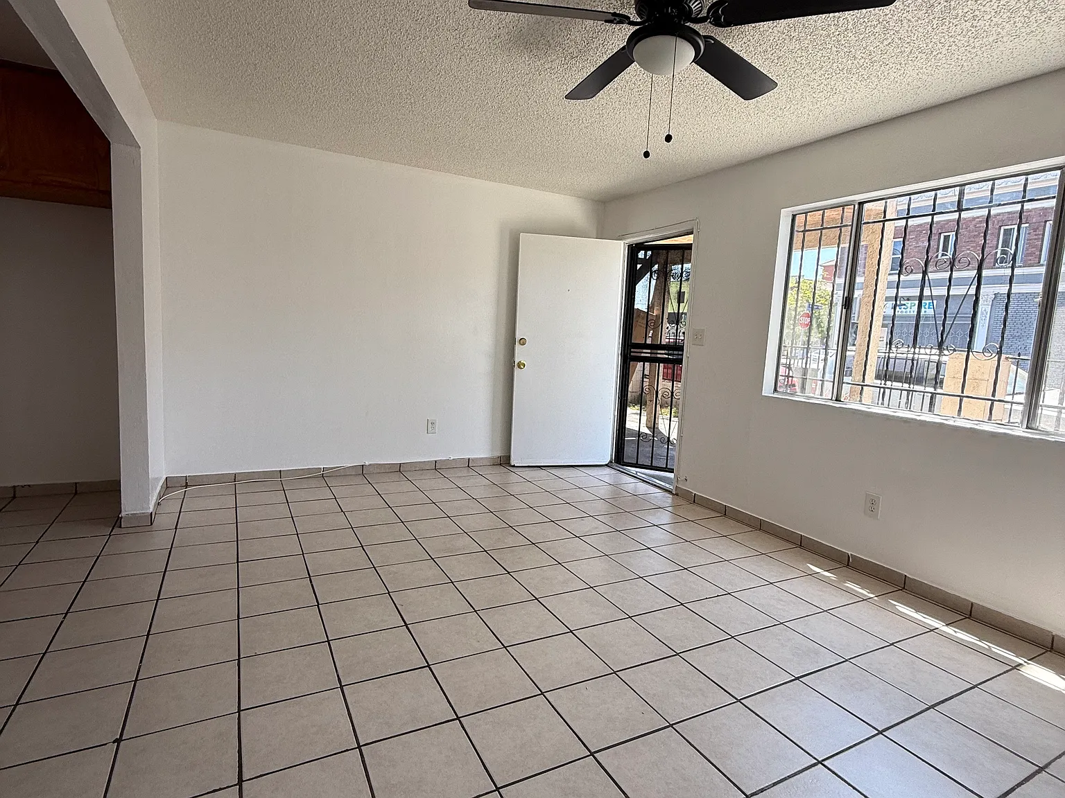 3 bed, $2,800 — Photo 1
